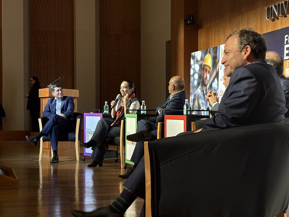 ✨ Ayer en la tarde participamos del Encuentro Nacional de Industrias de Chile – ENDEIN 2025, donde nuestra presidenta Dominique Viera fue parte del panel “Visión Estratégica y Proyecciones de Inversión Global”.

Un espacio de diálogo intersectorial que reunió a líderes de