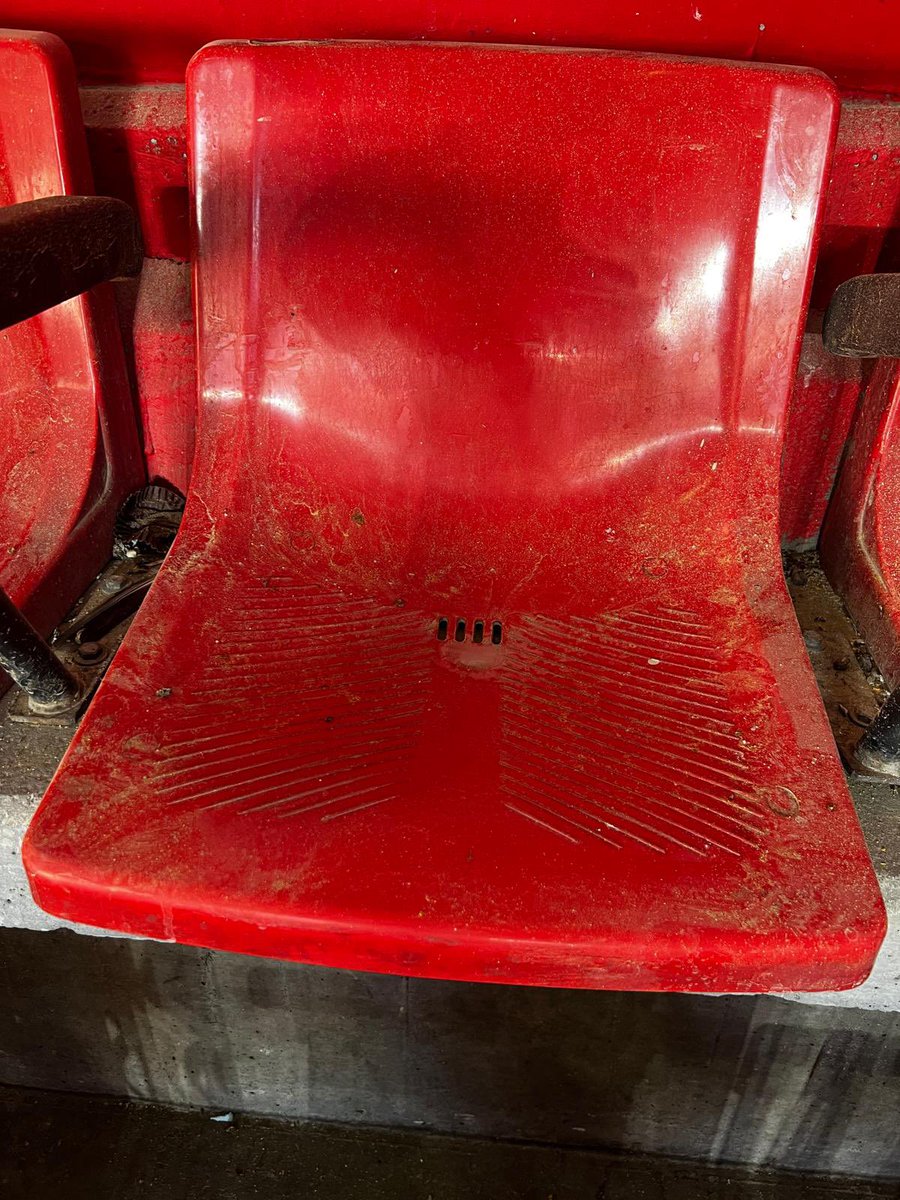 victor ari tweet media