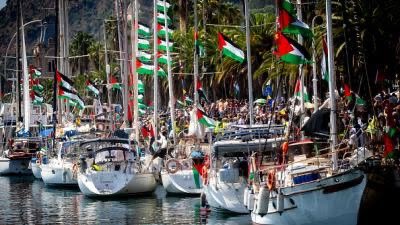 ستنضم سبع سفن من الموانئ التونسية إلى أسطول الصمود العالمي الذي انطلق من برشلونة، ويصبح العدد الإجمالي أكثر من 70 سفينة، وهو العدد الأعلى منذ انطلاق السفن نحو غزة. ومن المفروض الوصول الى المياه الإقليمية لفلسطين المحتلة في 11 سبتمبر/ أيلول الجاري.
ساهموا في نشر أخبار الأسطول بكل