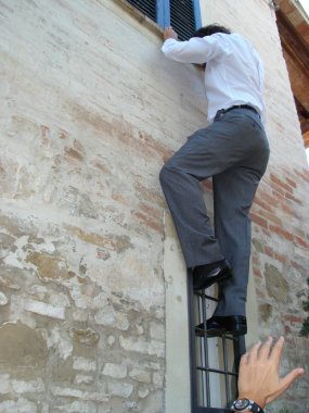 johnrudolf's tweet photo. @dilanesper This entire thread is absolute bullshit. The bra clasp was not only missed, it was "found" five feet from where it was originally photographed. Then it was destroyed by the police. Oops. Rudy was a burglar and here's the window. A hard climb? Lol. I could go on... https://t.co/x4aKwErYXn