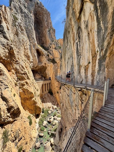 Overfilled kettles, saving polar bears, interest rates, inflation, fillies, lidless saucepans, rigging, Caminito del Rey……August 2025 offered plenty to consider……stevesmithlive.blogspot.com