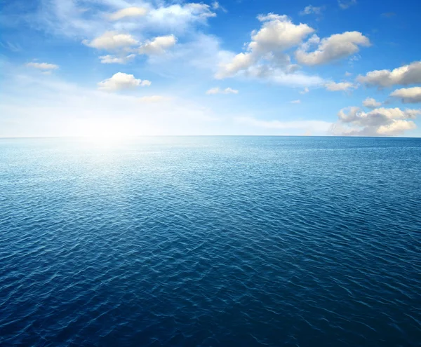 itsaso amaigabe 🇪🇸 EUSKARA 🇫🇷 Basque
la mer infinie 🇪🇸 EUSKARA 🇫🇷 Basque