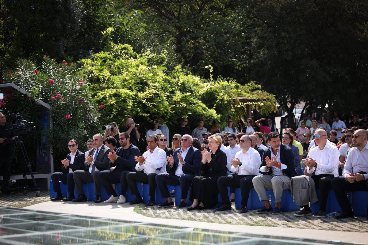 chakvetadze1994's tweet image. Today we attended the presentation of the European Youth Card, which was held by @kakhakala 

At the initiative of @TbilisiCity young people 18-30 will benefit from the #EYC 

The program includes more than 25,000 discounts in 40 European countries and unites 9.3 million young…