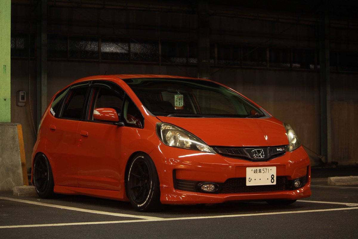 フィットGE8ゼロファイターリアピース、触媒のセットです(引取り限定