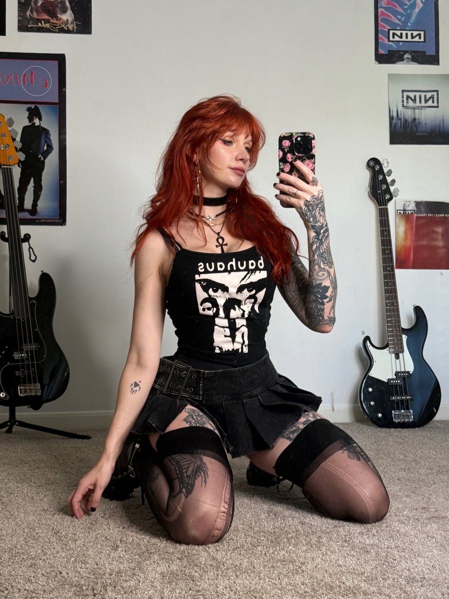 GoddessSylvanas's tweet photo. Am I your type? https://t.co/PzoLD00HXg
