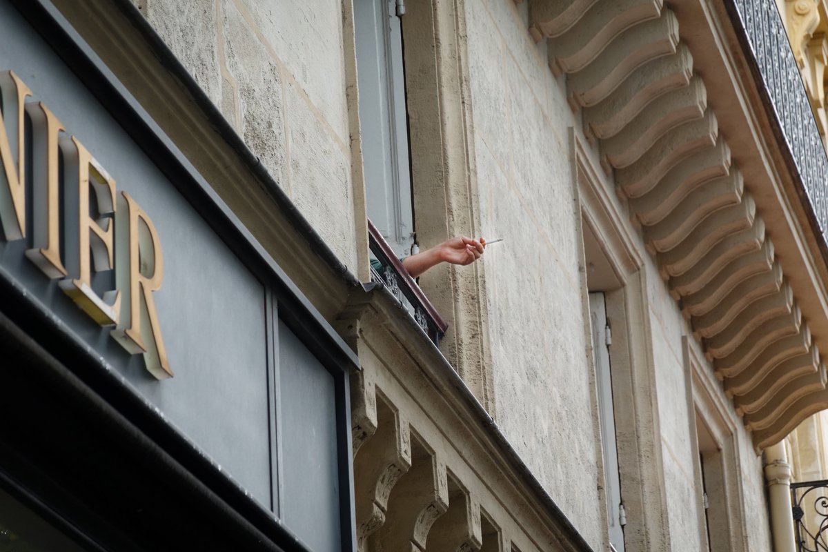 2davoTO's tweet photo. Quintessential Paris. #Paris #smoking #photography #cartierbresson #julesetjim #goddard #parismatch #cahierducinema https://t.co/lPSkC1Qc0e