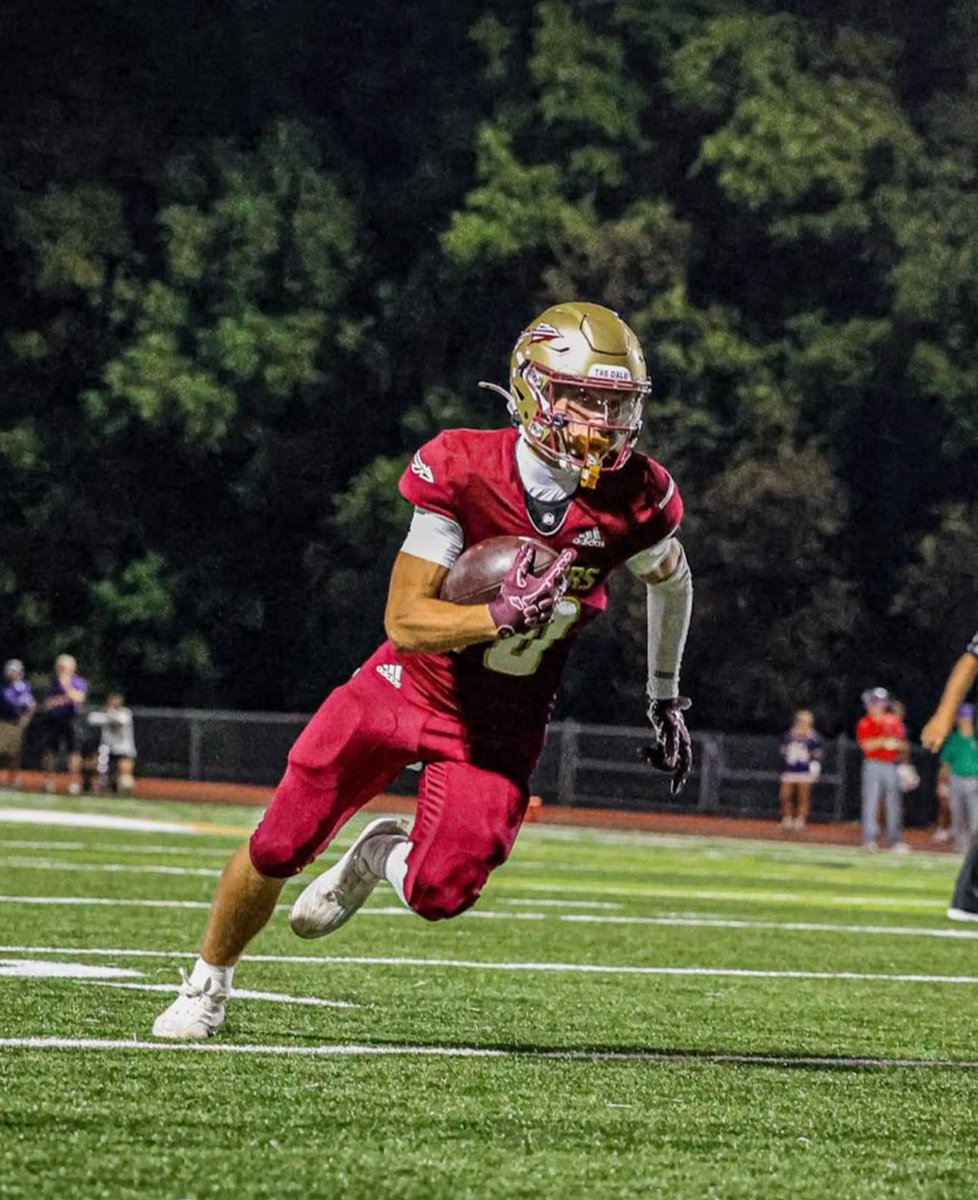 🚨PLAYERS SPOTLIGHT🚨

‘26 WR Tyreek King
- 6 rec 123 yds TD

‘27 QB Crews Jenkins
- 14/17 189 passing yds 3 TDs

‘28 WR Avery Thompson
- 10 rec 128 yds TD

‘28 QB Brady Quinn
- 332 total yards 4 TDs

‘29 WR Luke Tritch
- 5 rec 138 yds TD

‘29 Maddox Porter
- 6 rec 119 yds 2 TD