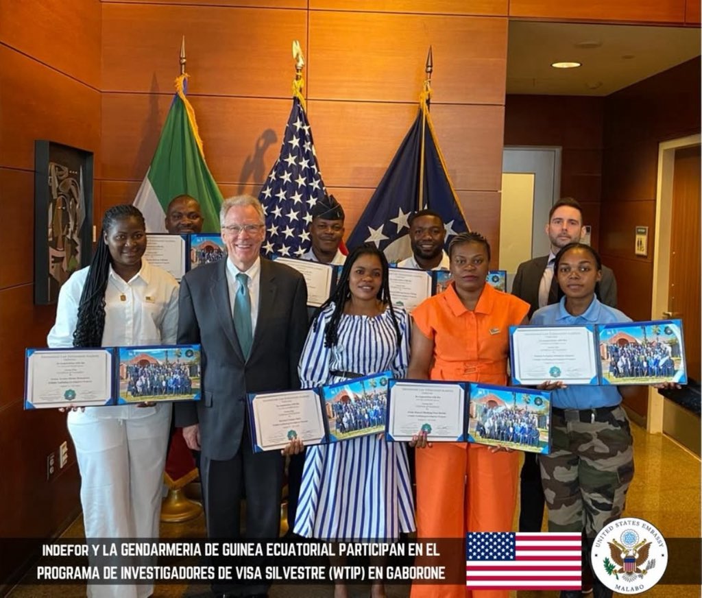 ¡Felicitaciones a los participantes de INDEFOR y la Gendarmería de EG en el Programa de Investigadores del Tráfico de Vida Silvestre (WTIP) en Gaborone, Botsuana, del 11 al 22 de agosto!

El Servicio de Pesca y Vida Silvestre de los Estados Unidos llevó a cabo una capacitación de