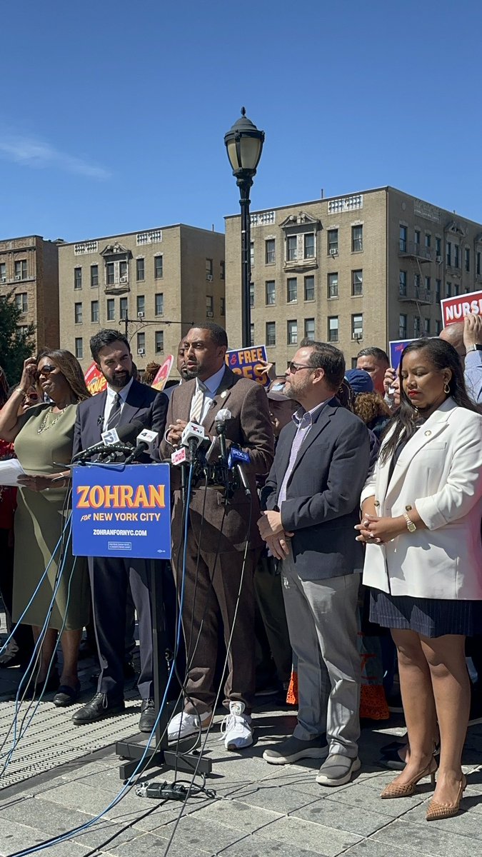 GloriaPazmino's tweet image. With Yankee Stadium at their back, the Bronx Dems are endorsing @ZohranKMamdani for Mayor today. @jamaaltbailey calls Mamdani a “man of his word,” and notes that despite some differences they’ve worked to find commonality. He says he believes Mamdani will deliver for BX as mayor