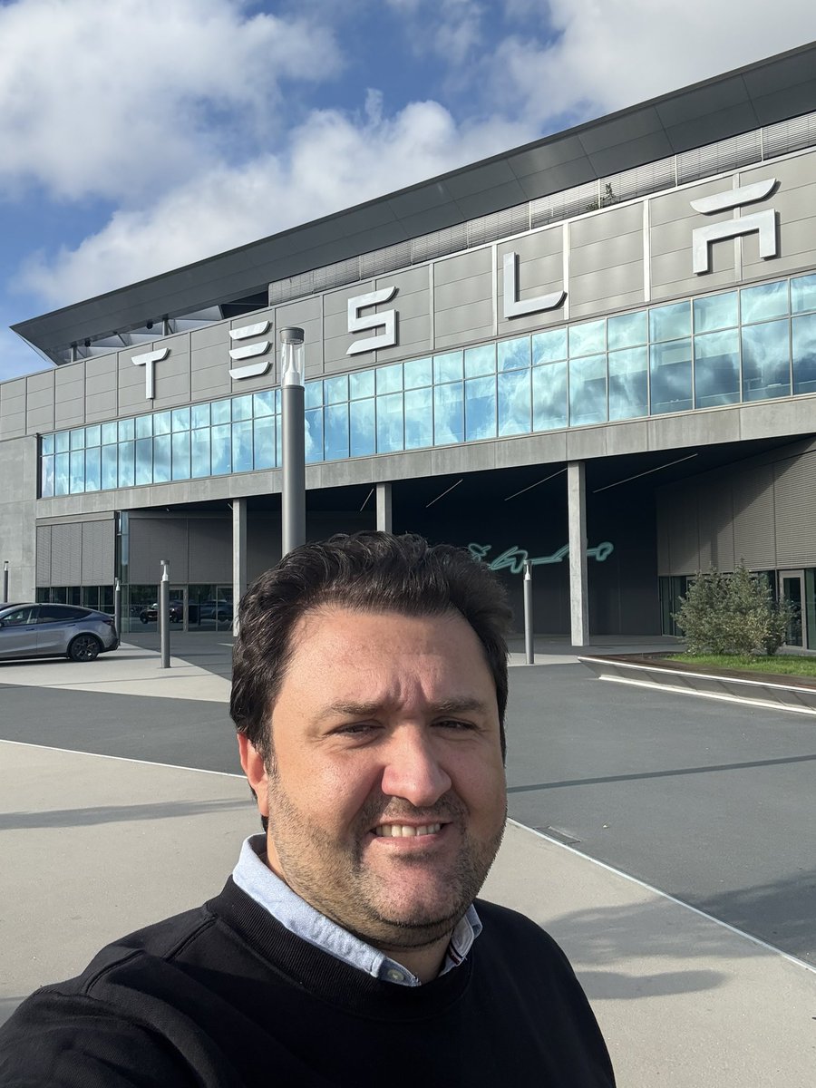 cenkceylan's tweet photo. a good day at Giga Factory 😎🚗 https://t.co/Gsvv7HEjKH
