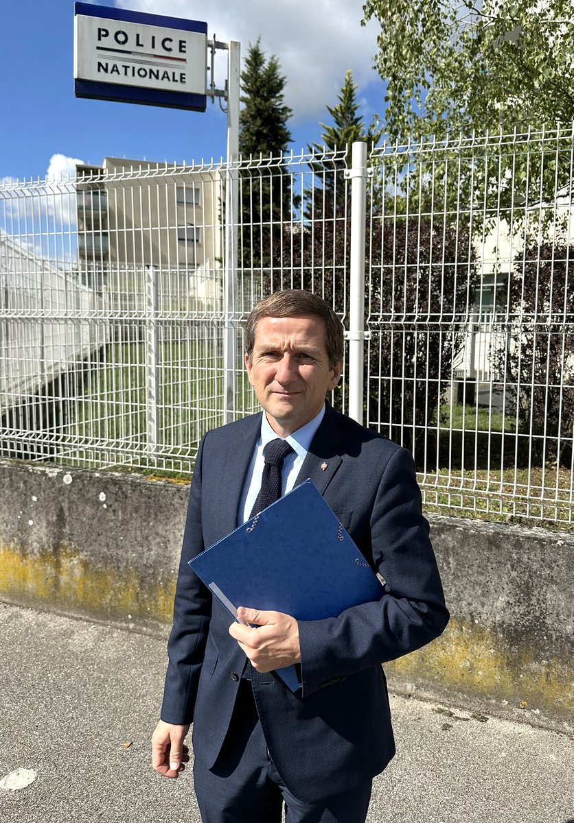 🛑 J’ai porté plainte ce matin au commissariat de #RillieuxlaPape pour Menace de Mort. Rien n’entamera ma détermination face à la délinquance, bien au contraire. L’intimidation ne marche pas, mon soutien aux policiers outragés ce we. Merci <a href="/PoliceNationale/">Police nationale</a> <a href="/PoliceNat69/">Police Nationale 69</a> 🙏