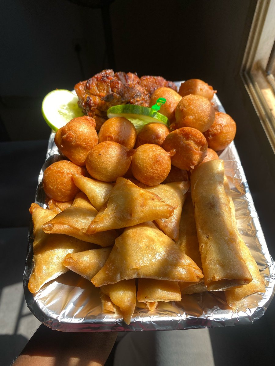 ajeigbe_grace's tweet photo. Mini platter, maximum enjoyment 😋
Happy New Month  #Graciebitenmore #foodievibes #SmallChops https://t.co/ROFtEtEQFX