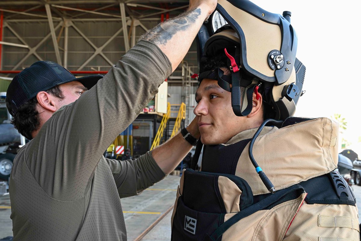 U.S. Naval Academy (@navalacademy) on Twitter photo 🇪🇸 Semester abroad in Spain! <a href="/NAVSTA_Rota/">Naval Station Rota</a> recently hosted 2/Cs Gonzalo Rojas and David Zazueta who are currently exchange students this fall at Spain's naval academy, <a href="/EscuelaNavalArg/">Escuela Naval Militar ⚓ ARG 🇦🇷</a> in Marín. 🇪🇸 Semester abroad in Spain! <a href="/NAVSTA_Rota/">Naval Station Rota</a> recently hosted 2/Cs Gonzalo Rojas and David Zazueta who are currently exchange students this fall at Spain's naval academy, <a href="/EscuelaNavalArg/">Escuela Naval Militar ⚓ ARG 🇦🇷</a> in Marín.