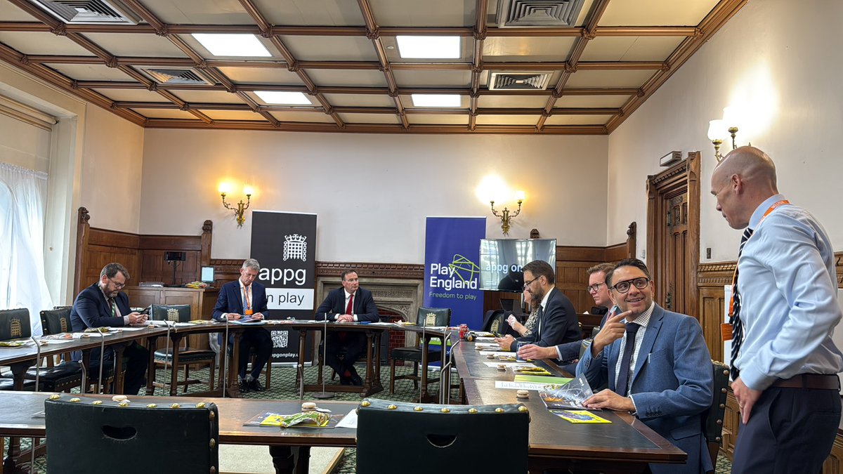 Starlight tweet media