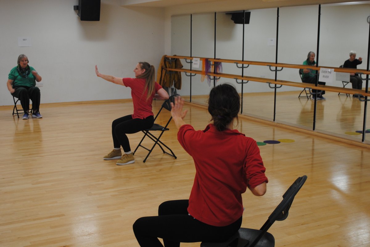 HobbsRehab's tweet image. Residents of Hampshire and the surrounding area living with Parkinson’s are warmly invited to join a local exercise group based in Liss 🌻

#challengePD #Parkinsons #exerciseclass #southeast #liss