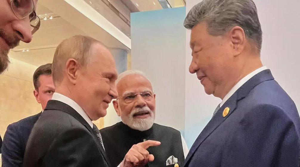 ▶️La Chine est-elle au centre d'un nouvel ordre mondial?
📌Emmanuel Véron, géographe, chercheur associé <a href="/Inalco/">Inalco</a> 
📌Yohan Briant, directeur Général <a href="/Institut_EGA/">Institut d’études de géopolitique appliquée</a>, spécialiste de la Chine contemporaine
📌<a href="/PascalBoniface/">Pascal Boniface</a> directeur <a href="/InstitutIRIS/">IRIS</a>
⏰19H30 Paris <a href="/RFI/">RFI</a>