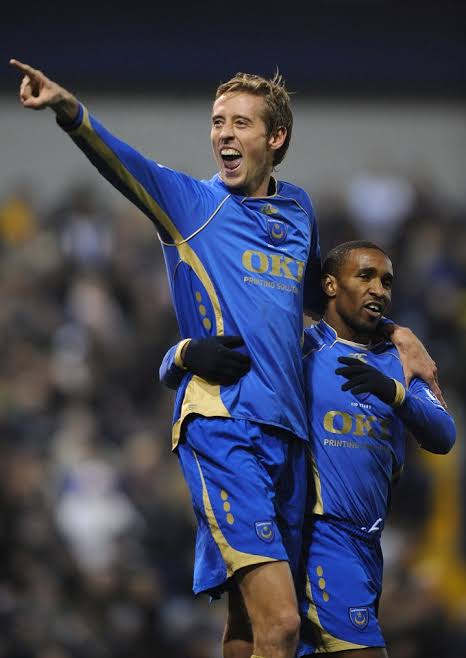 muideen (@certifiedibm) on Twitter photo <a href="/FourFourTwo/">FourFourTwo</a> <a href="/petercrouch/">Peter Crouch</a> <a href="/MagpieMediaX/">Magpie Media</a> <a href="/NUFC360/">NUFC360</a> Peter James Crouch is an English former professional footballer who played as a striker.
He is infamously known for his physical features and his height of 6'7 inches, with a slender physique.
Crouch was known for his aerial and technical abilities and jointly holds the record <a href="/FourFourTwo/">FourFourTwo</a> <a href="/petercrouch/">Peter Crouch</a> <a href="/MagpieMediaX/">Magpie Media</a> <a href="/NUFC360/">NUFC360</a> Peter James Crouch is an English former professional footballer who played as a striker.
He is infamously known for his physical features and his height of 6'7 inches, with a slender physique.
Crouch was known for his aerial and technical abilities and jointly holds the record