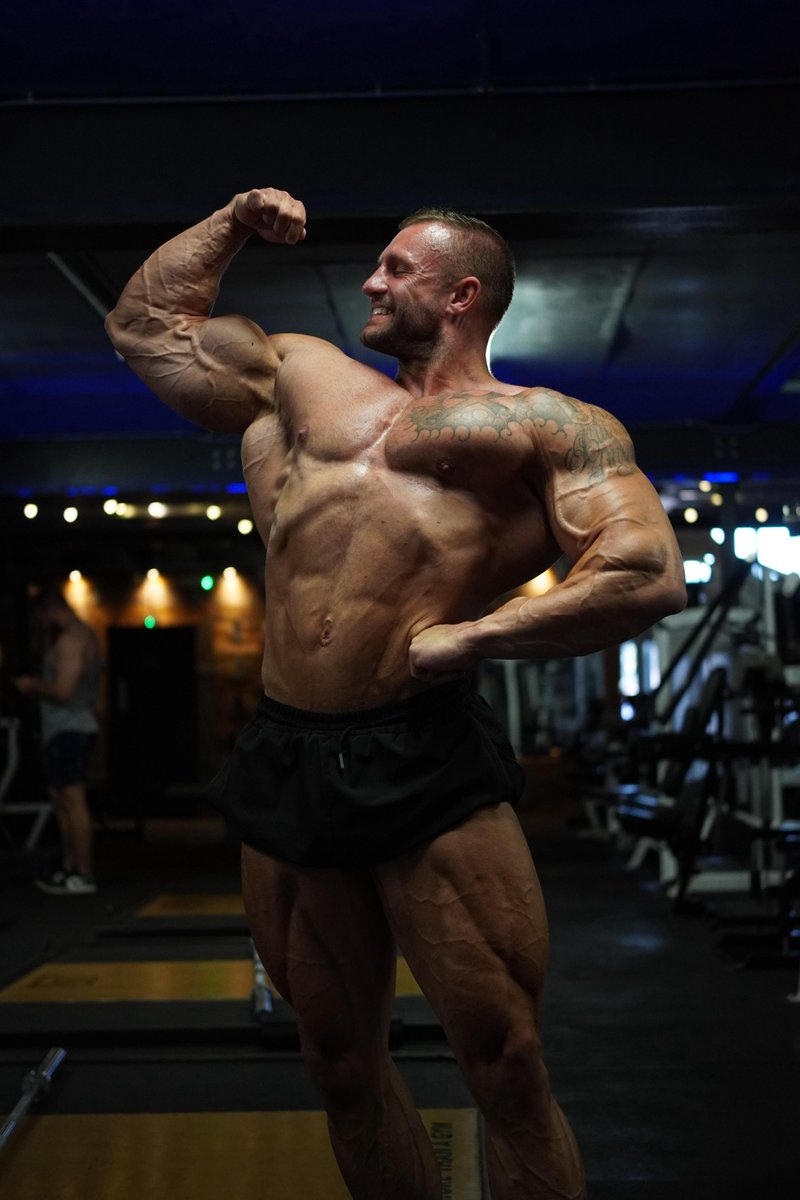 guycharding's tweet image. Nothing beats a good pump after a heavy session at the gym. Always puts a big smile on my face 💪🏼😁