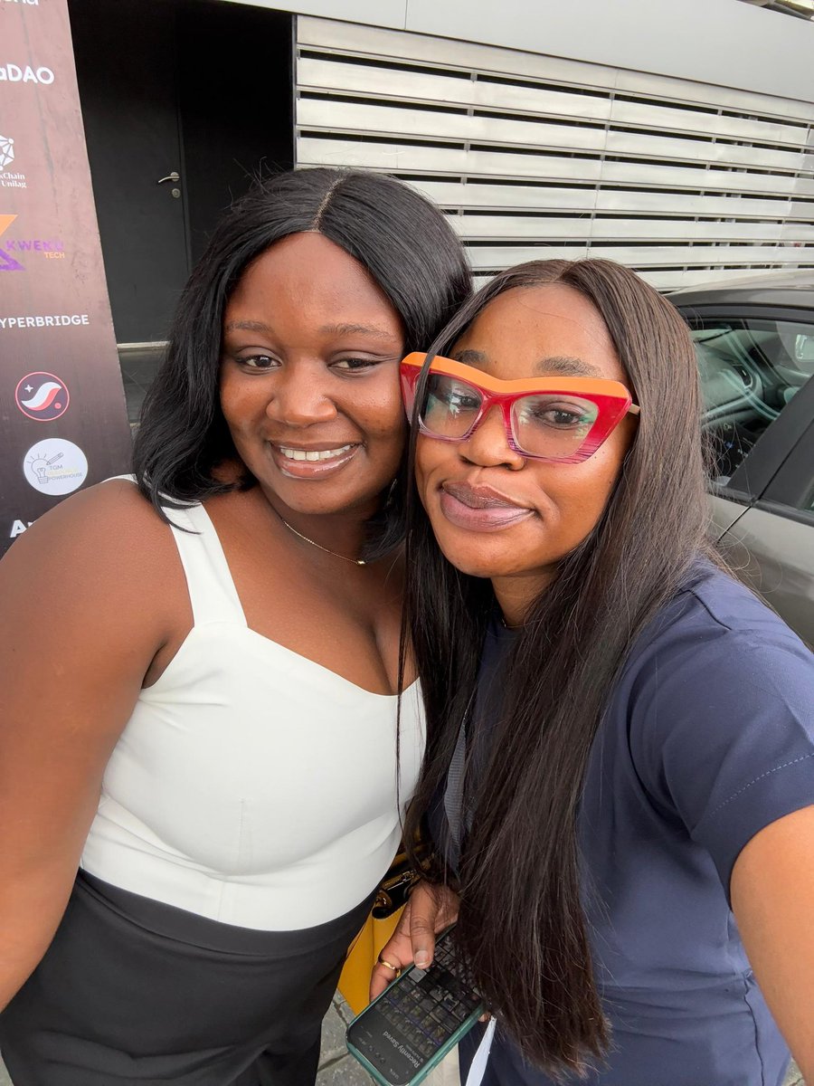 Eniolamercy10's tweet image. Euphoria from #web3lagosconference still dey my body 😅✨

Getting to snap with my @Web3Afrika fam was a highlight for me. 

Community has shaped so much of my Web3 journey and meeting some of my community members in person just reminded me that this is bigger than us…