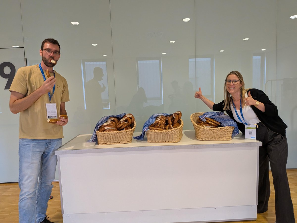 🚨 Happening soon at #MC2025!
Join us for the yDGE session in conference room 8/9 starting at 18:15.
We’ve got science, discussions… and pretzels 🙂 🥨
Don’t miss it!