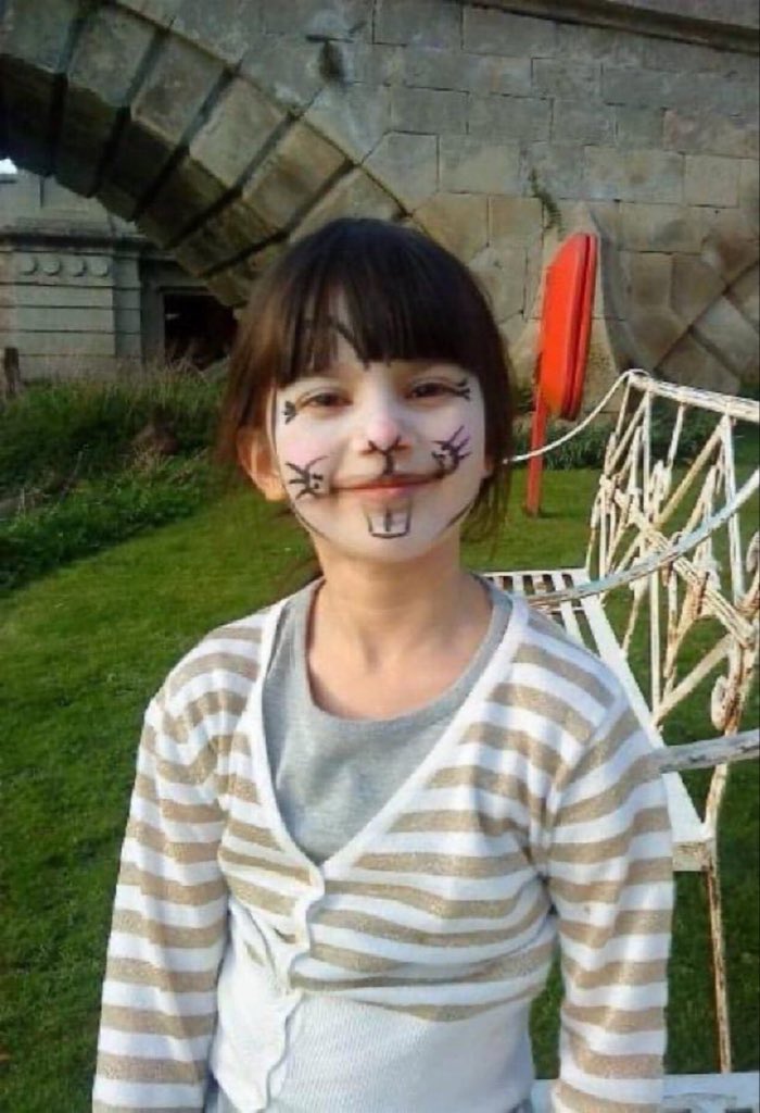 Samantha Smith (@samanthataghoy) on Twitter photo Comedian <a href="/Glinner/">Graham Linehan 🎗️</a> was arrested by 5 armed police officers upon his arrival at Heathrow Airport today.
His crime? Posting on X.
Yet, after I was groomed and raped for a decade, my abusers didn’t even see the inside of a jail cell.
The British ‘justice’ system is a joke. Comedian <a href="/Glinner/">Graham Linehan 🎗️</a> was arrested by 5 armed police officers upon his arrival at Heathrow Airport today.
His crime? Posting on X.
Yet, after I was groomed and raped for a decade, my abusers didn’t even see the inside of a jail cell.
The British ‘justice’ system is a joke.