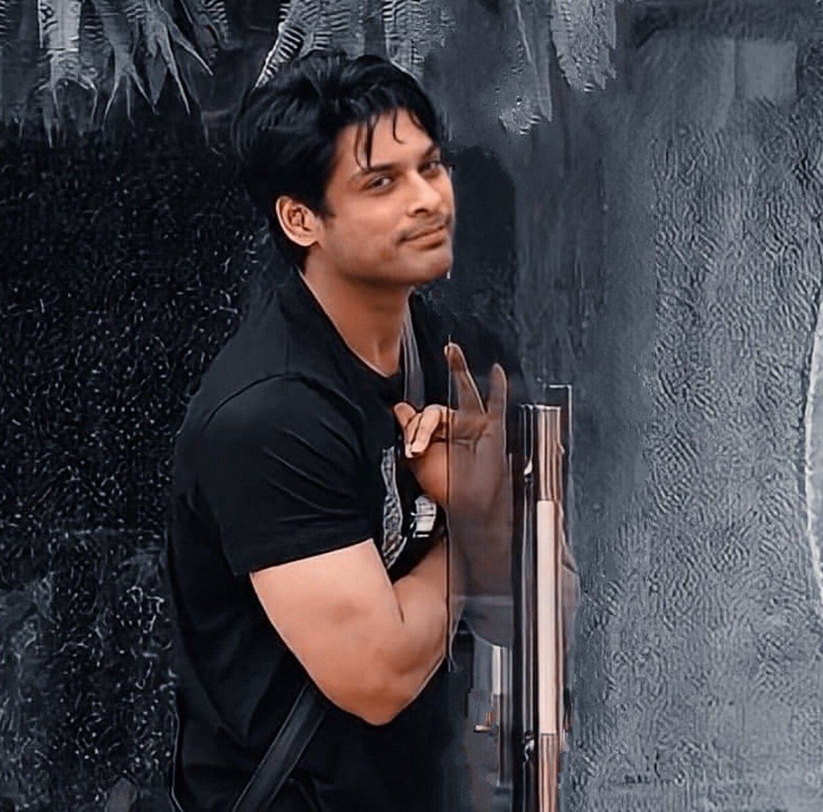 villian2120's tweet photo. Sometimes the locks of some Rusty memories should not be opened,

Because as soon as they are opened the beautiful Roses of the past appear withered and Destroyed. @sidharth_shukla

#SidharthShukla #SidharthShuklaForever https://t.co/EomHfu19oa