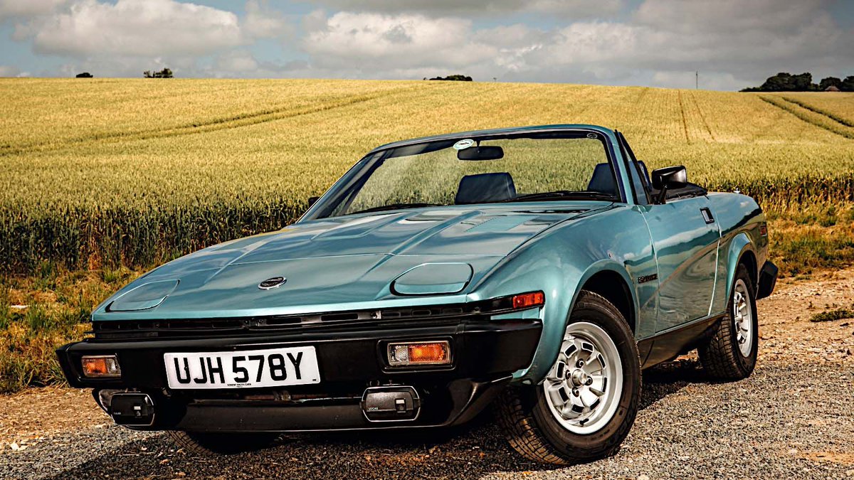CandSCmagazine's tweet image. Enjoy our celebration of four-cylinder Triumphs: buff.ly/LyzJbCs.