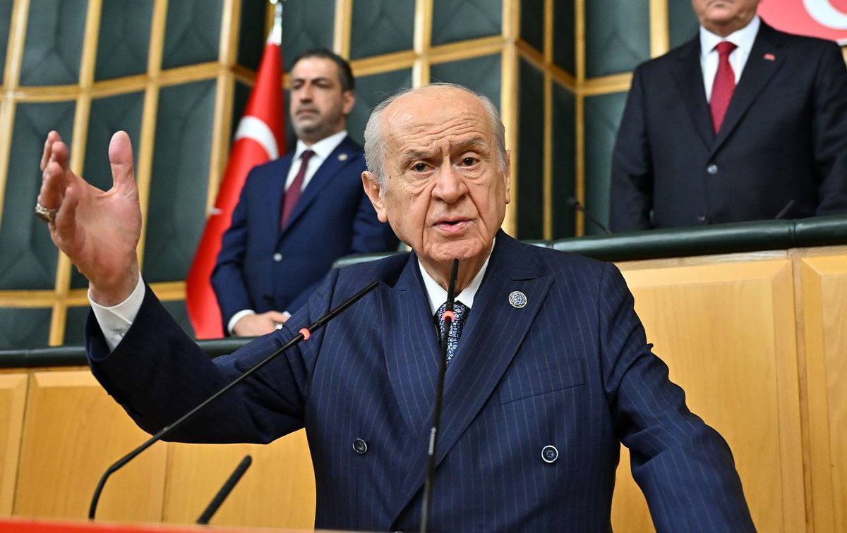 🚨 زعيم حزب الحركة القومية التركي دولت بهجلي:

📌"قسد" ليست معفاة أو مستثناة من دعوة
(أوجلان) لإلقاء السلاح

📌"إسرائيل" تواصل رفع
سقف تدخلاتها بشأن
تقسيم سوريا وتفتيتها

📌يبدو أن "قسد/وحدات حماية الشعب" تسير في فلك "إسرائيل"

🔔 لمتابعة منصات الصحفي أيمن الحداد على كافة وسائل