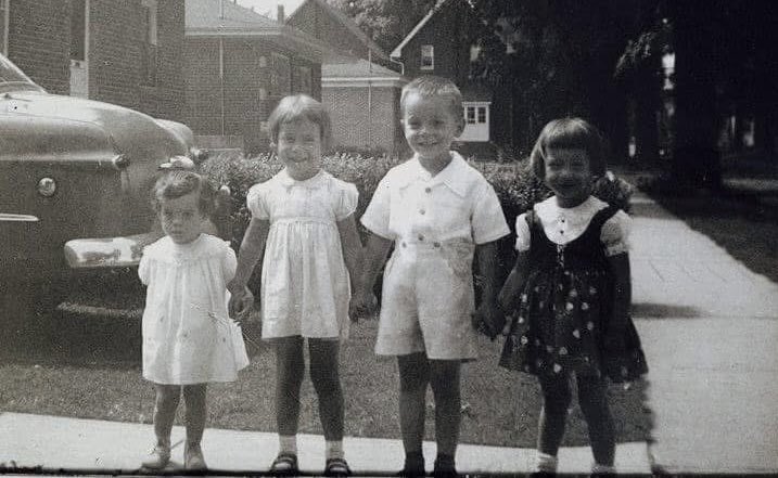 garybtvnews's tweet image. I will never forget my #firstdayofschool. Cried the entire time. So happy my Mom was waiting outside to walk me home!! Hope all students enjoy #Day1. Drivers please be extra cautious on #Calgary roads. Slow down and look twice.

#SweetMemories #BackToSchool #ClassesAreBack #ABed
