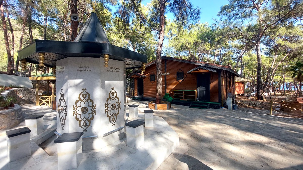 Bir süre önce yapımı tamamlanan Kovancılar Tabiat Parkındaki Mescid-i, Datça İlçe müftümüzle birlikte ziyaret ederek, Celal Zer Şefimizden bilgi aldık.. Misafirperverliği dolayısıyla kendisine ve Mescidin tamamlanmasında emeği geçen herkese teşekkür eder, şükranlarımı sunarım.