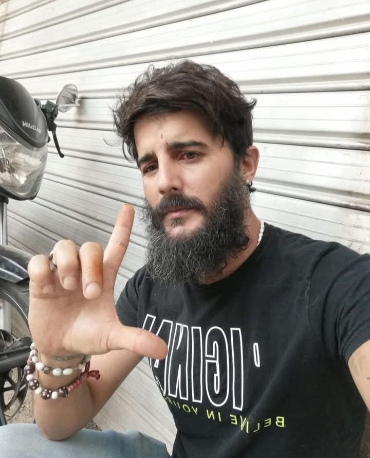 Libertad para Yasmany Gonzáles Valdéz, rapero y activista condenado a 6 años de privación de libertad por el delito de propaganda  enemiga. Hoy Yasmany está cumpliendo 33 años. Le deseo que el próximo sea en libertad. 
#LibertadParaTodosLosPresosPoliticos #AbajoLaDictadura #Cuba