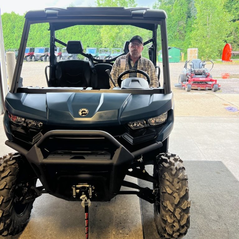 BallEquipment's tweet image. Congrats to Todd on his new Can-Am Defender XT HD10! Thanks for choosing Ball Equipment — here’s to many miles of work and play ahead!
Right now, get rebates up to $3,500 on select 2025 models! 
#thumbofmichigan #mittenstate #sanilaccounty #eastmichigan #canam #offroad #dealer