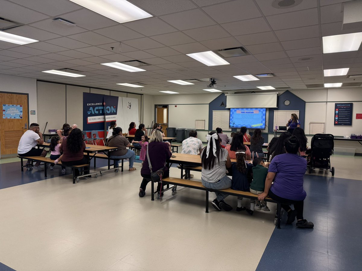 Parent Liaison Training at Pierce Elementary
Jeanette Zermeño, our Parent Liaison, led a training to help volunteers better connect families and school. Thanks to Jeanette for her leadership and support!