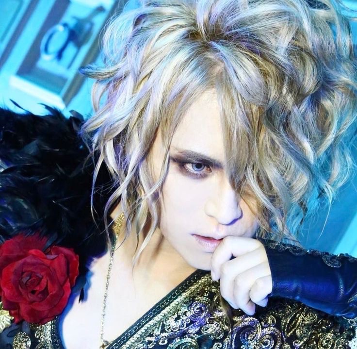 (Sometimes) Hourly Vkei (@manas_only_dear) on Twitter photo 