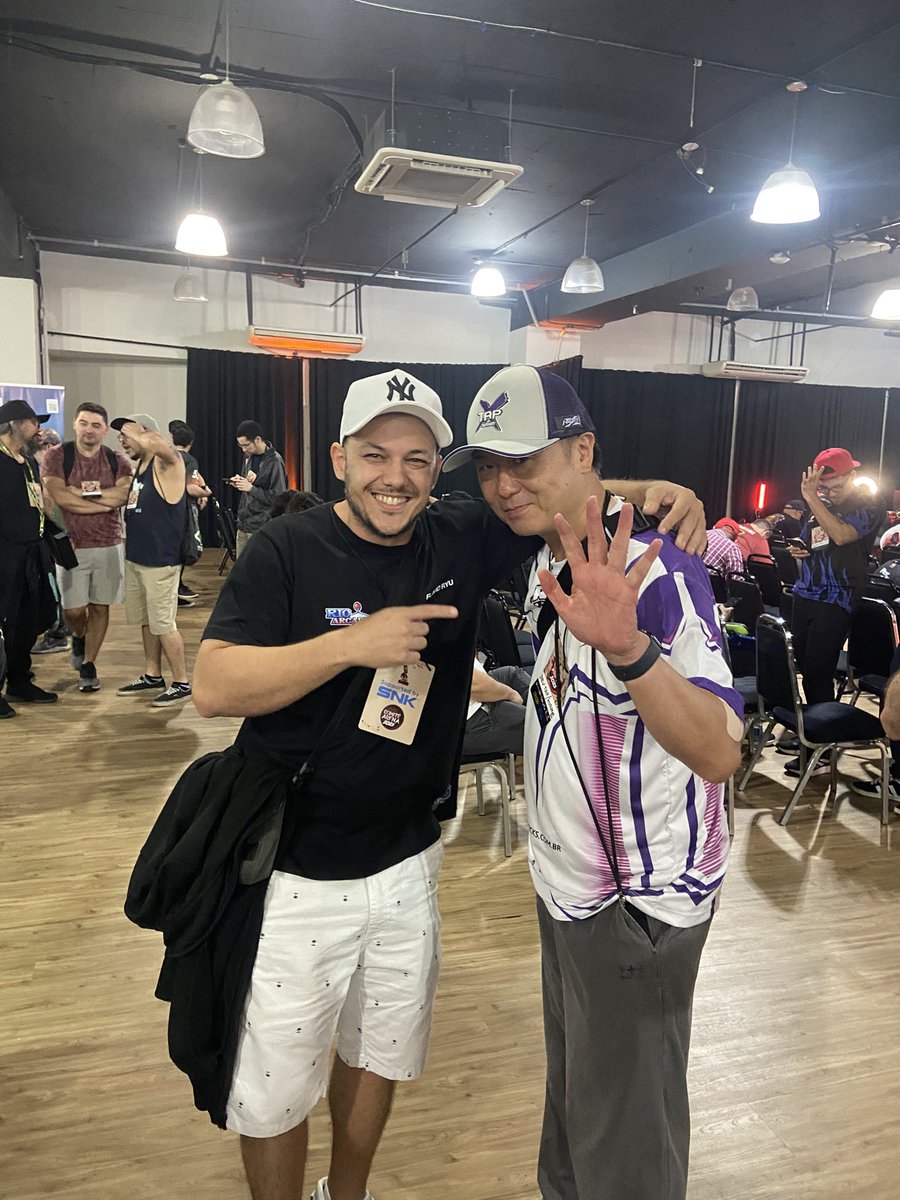 Flavio_Ryu's tweet photo. Kusumondo is techinicis master very dificult, he haves answer for all. I Will never forget the day I met one of my idols from Japan.Before I die, I want to be able to take pictures with other SSF2X legends from Japan. And one of my dreams is to take a picture with Daigo https://t.co/013VTy9pWj