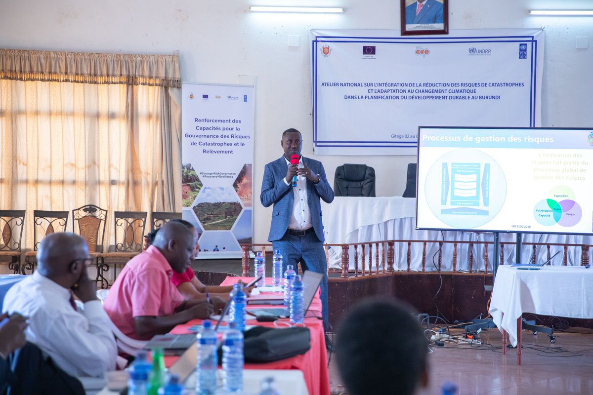 PNUDBurundi's tweet image. 5 jours de réflexion nationale, pour renforcer l’intégrat° de la Réduction des Risques de #Catastrophes #RRC &amp;amp; l'#Adaptation au Changement #Climatique #ACC pour une planificat° nationale plus résiliente. Meilleure cohérence RRC &amp;amp; ACC pour un développement qui anticipe les risques