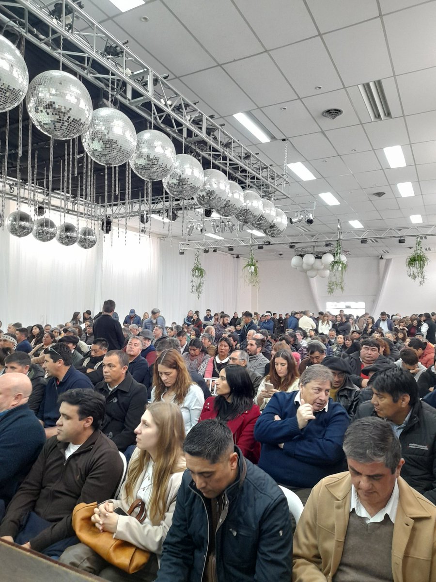 Hoy junto al gobernador Rolando Figueroa, y en el marco de la Ley 3117, declaramos la Emergencia por Sequía x 18 meses. La provincia destinará $4.430.000.000 para distintas líneas de financiamiento.

#EmergenciaPorSequía