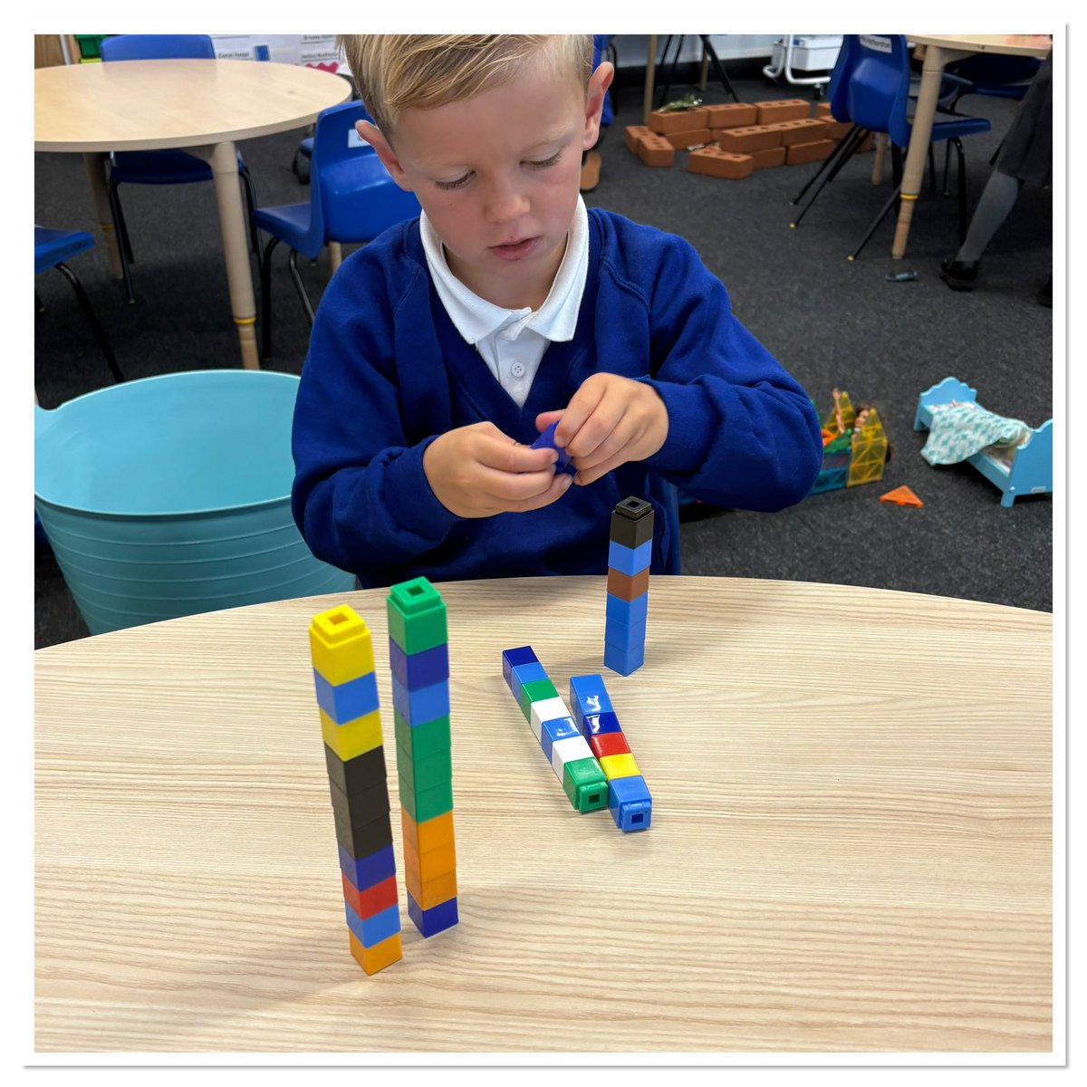 Primary 2/3 were investigating how whole numbers are constructed by using concrete materials to represent tens and units 🌟