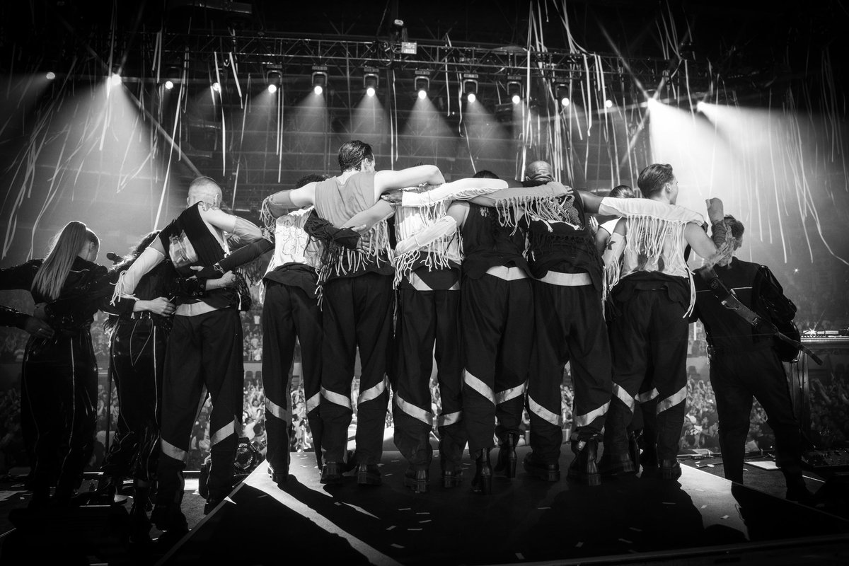 It’s been a whole week since we were last spinning around together 🥺 I miss you Lovers!!! 😘