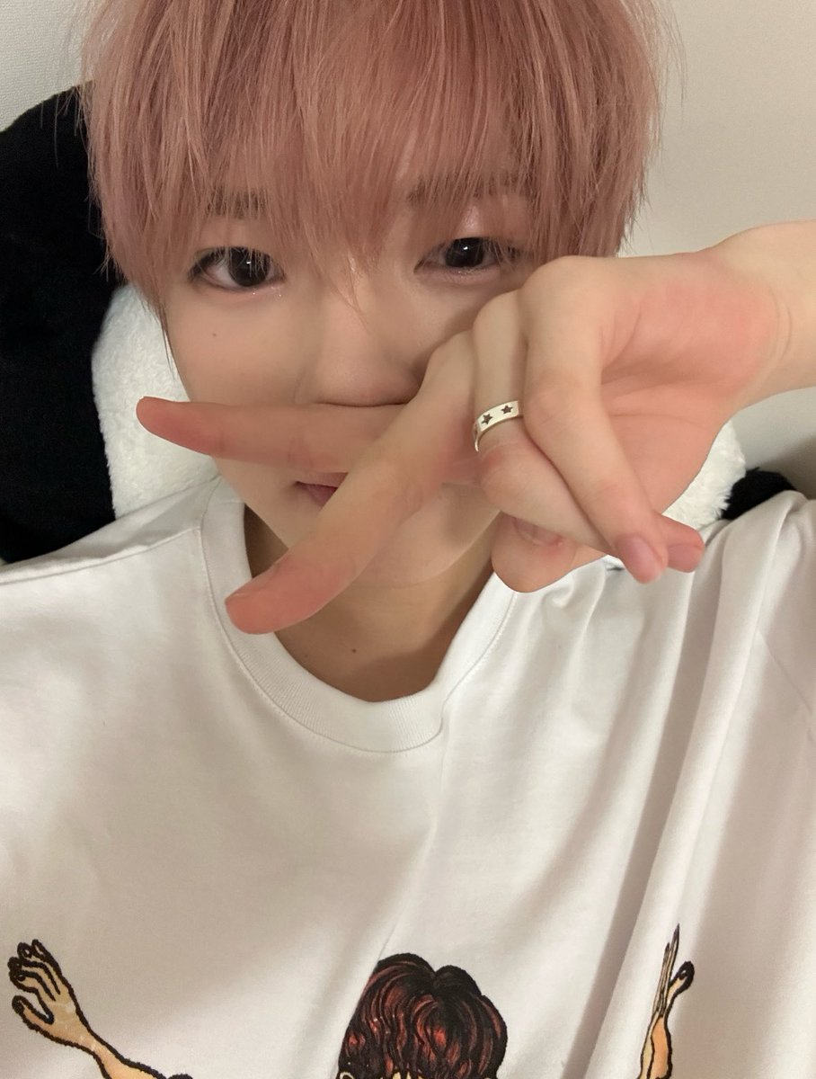 사쿠 뮤직웨이브에도 셀카 올려줫다 효자야😍😍😍