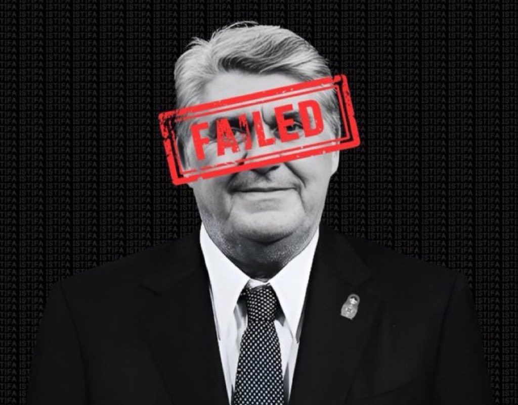 Avrupa ve Konferans liginde takıma gerekli transferleri yapmadığı için takım elendi 

Avrupa’dan elendiğimiz için kaliteli isimleri takıma getiremiyor 

Harika bir vizyon, harika yöneticilik örneği böyle devam edeceksiniz istifa edin 

#SerdalAdalıİstifa