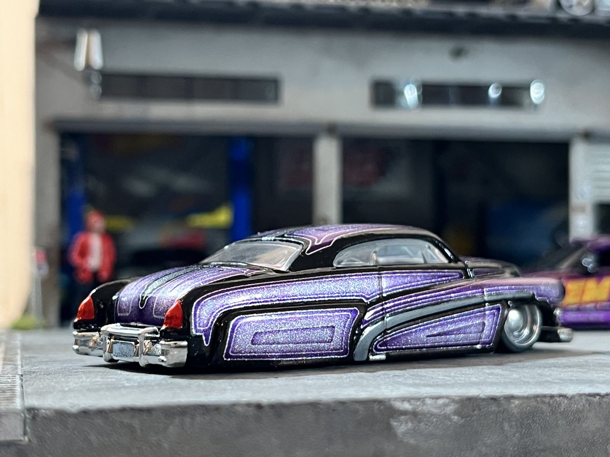 あの巨匠のデカールの宿題が完成しました✨
あのクオリティには遠く及びませんが自分なりに楽しくカスタムできました😆
フロントグリルの変更とボンネットとフェンダースムージングしてます
ホイールは<a href="/swamp_designs/">SwampDesignsホットウィールカスタムパーツ販売</a> さん
デカールは<a href="/kusmani47/">Kusmani</a> さん