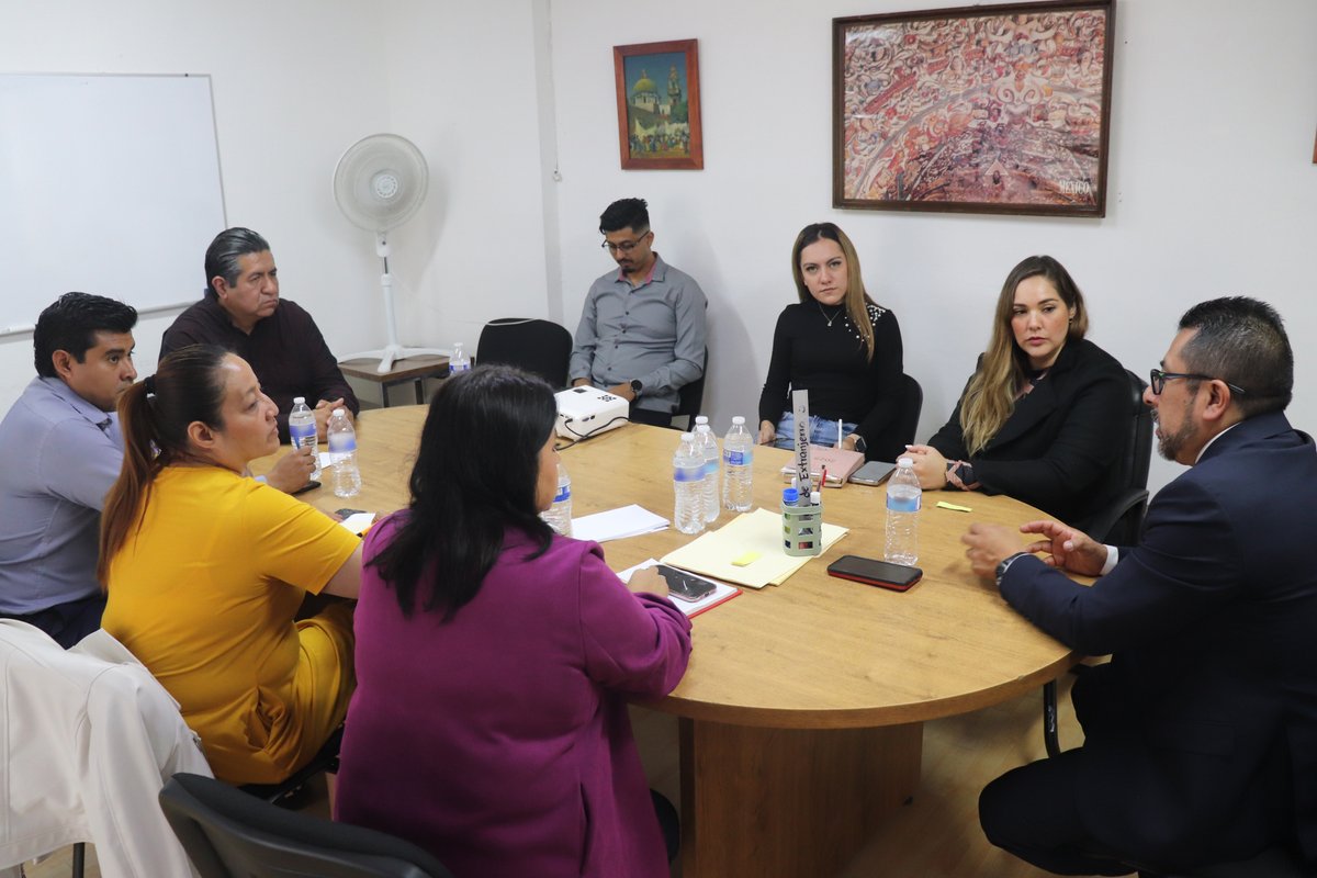 Secretaría Anticorrupción y Buen Gobierno (@buengobiernopue) on Twitter photo 📌 El titular <a href="/alespidio/">Alejandro Espidio</a> sostuvo una reunión de trabajo con el equipo del <a href="/RCivilPuebla/">Registro Civil del Estado de Puebla</a>, con el propósito de fortalecer los procesos del <a href="/Gob_Puebla/">Gobierno de Puebla</a> y garantizar una atención de calidad en los trámites que realizan las y los ciudadanos.
Este encuentro permitió establecer líneas 📌 El titular <a href="/alespidio/">Alejandro Espidio</a> sostuvo una reunión de trabajo con el equipo del <a href="/RCivilPuebla/">Registro Civil del Estado de Puebla</a>, con el propósito de fortalecer los procesos del <a href="/Gob_Puebla/">Gobierno de Puebla</a> y garantizar una atención de calidad en los trámites que realizan las y los ciudadanos.
Este encuentro permitió establecer líneas