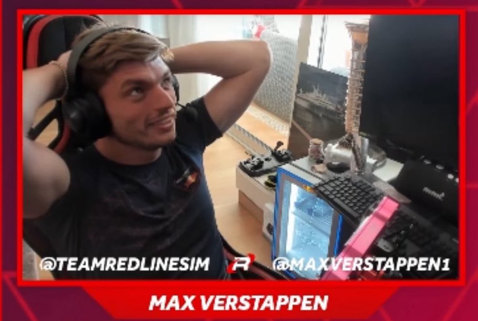 verlivs's tweet photo. Whoring himself out… https://t.co/malePxDtfj
