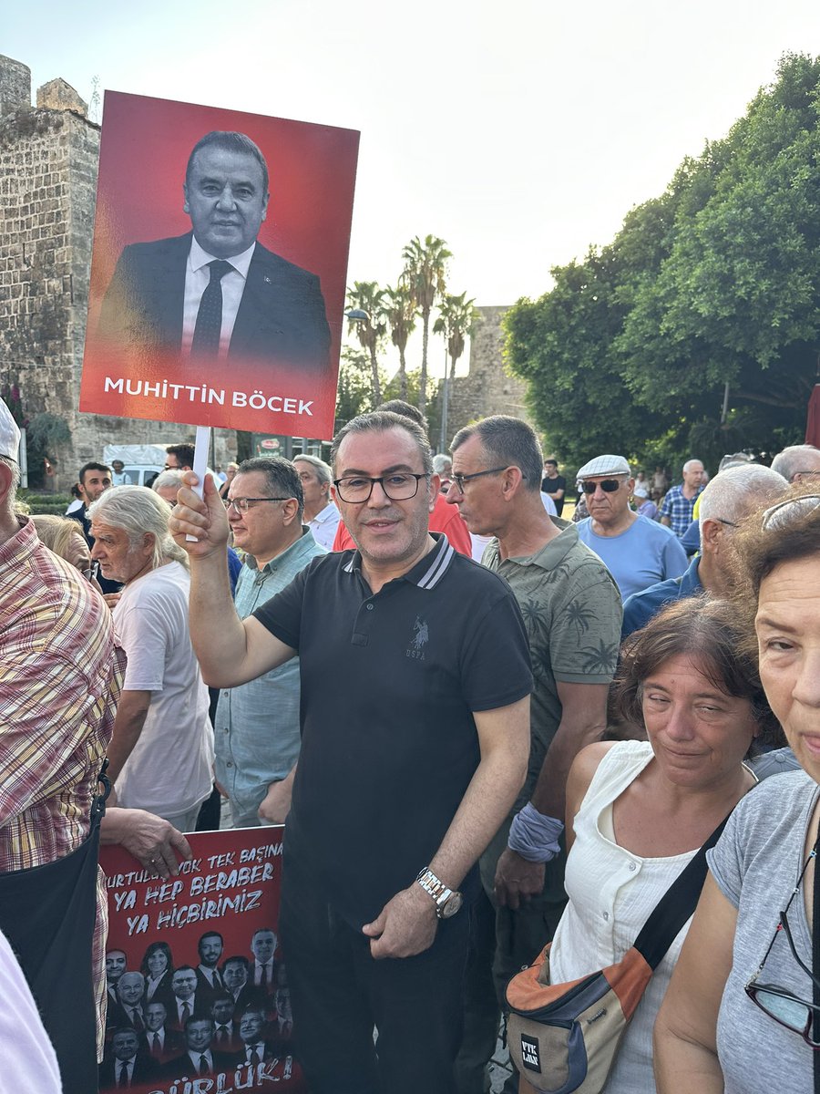 Yol arkadaşlarımızla birlikte Antalya İl Başkanlığımız tarafından düzenlenen, hukuksuz şekilde tutuklu bulunan CHP’li belediye başkanlarımız için düzenlenen özgürlük eylemine katılım sağladık.

Cumhurbaşkanı adayımız ve İstanbul Büyükşehir Belediye Başkanımız Ekrem İMAMOĞLU’nun,