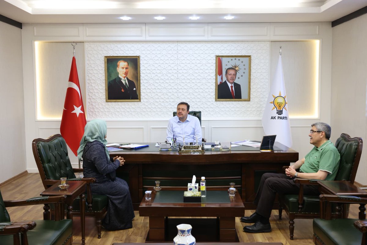 Milletvekilimiz Sayın Mehmet Eyup Özkeçeci, İl Başkanımız Sayın Fatih Muhaddis Fedaioğlu’nu ziyaret ederek gündeme dair istişarelerde bulundu.

Nazik ziyaretleri için teşekkür ediyor, birlik ve beraberlik içinde şehrimize ve ülkemize hizmet yolunda başarılar diliyoruz. ✨🇹🇷
