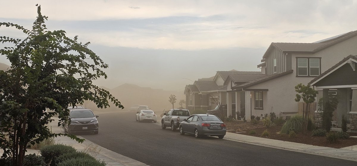 Significant blowing dust and smoke in the Mather/Anatolia area <a href="/NWSSacramento/">NWS Sacramento</a> #CAwx