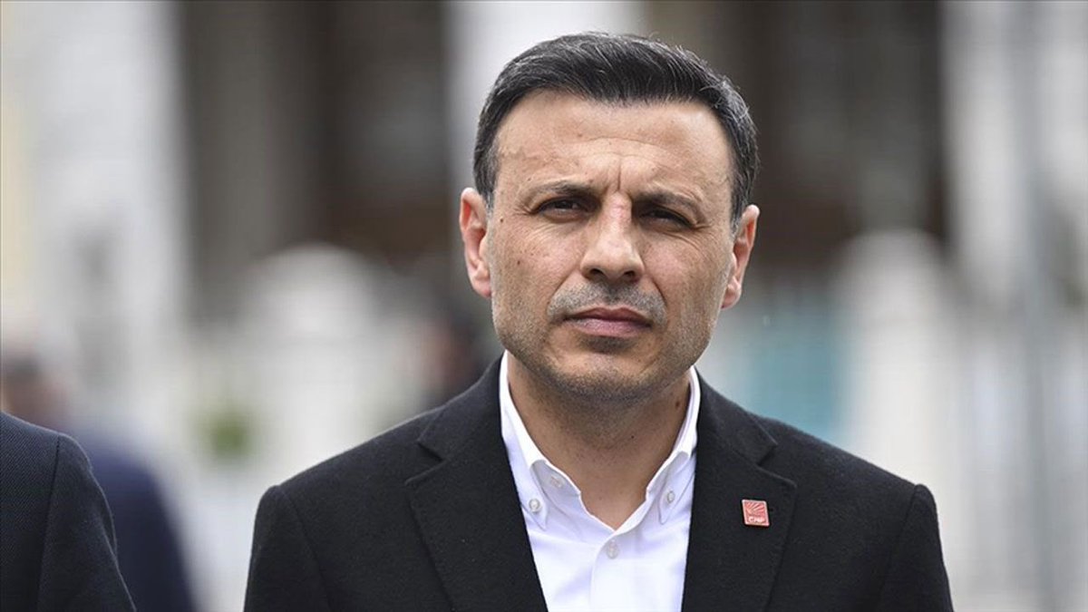 Siyasi partilerin faaliyetleri Anayasa’yla ve ilgili yasalarla korunmakta, demokrasimizin temel taşları arasında yer almaktadır. 

Seçim Kurullarının gözetiminde yapılan ve Yüksek Seçim Kurulu’nun onayıyla kesinleşen CHP İstanbul İl Kongresi’yle ilgili tedbir kararı, demokrasiyi