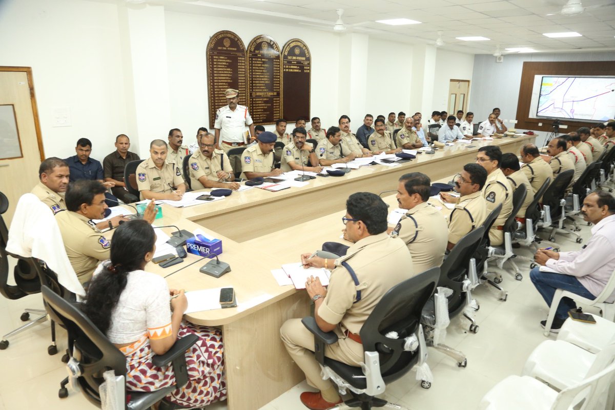 Sri C. V. Anand, IPS, DG &amp; Commissioner of Police, Hyderabad, held a review meeting at East Zone DCP office, Amberpet, on Ganesh immersion security with East &amp; South East Zone officials.

He instructed police to prioritize law &amp; order, ensure smooth immersion, and remain vigilant