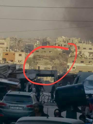 النداء الأخير..
دبابات الاحتلال تقترب من حي الشيخ رضوان المكتظ، أي من قلب غزة. الإبادة تتسارع، والاحتلال جارٍ لحظة بلحظة بينما يوهم العالم أن خططه لم تبدأ بعد. أنقذوا غزة قبل فوات الأوان..!